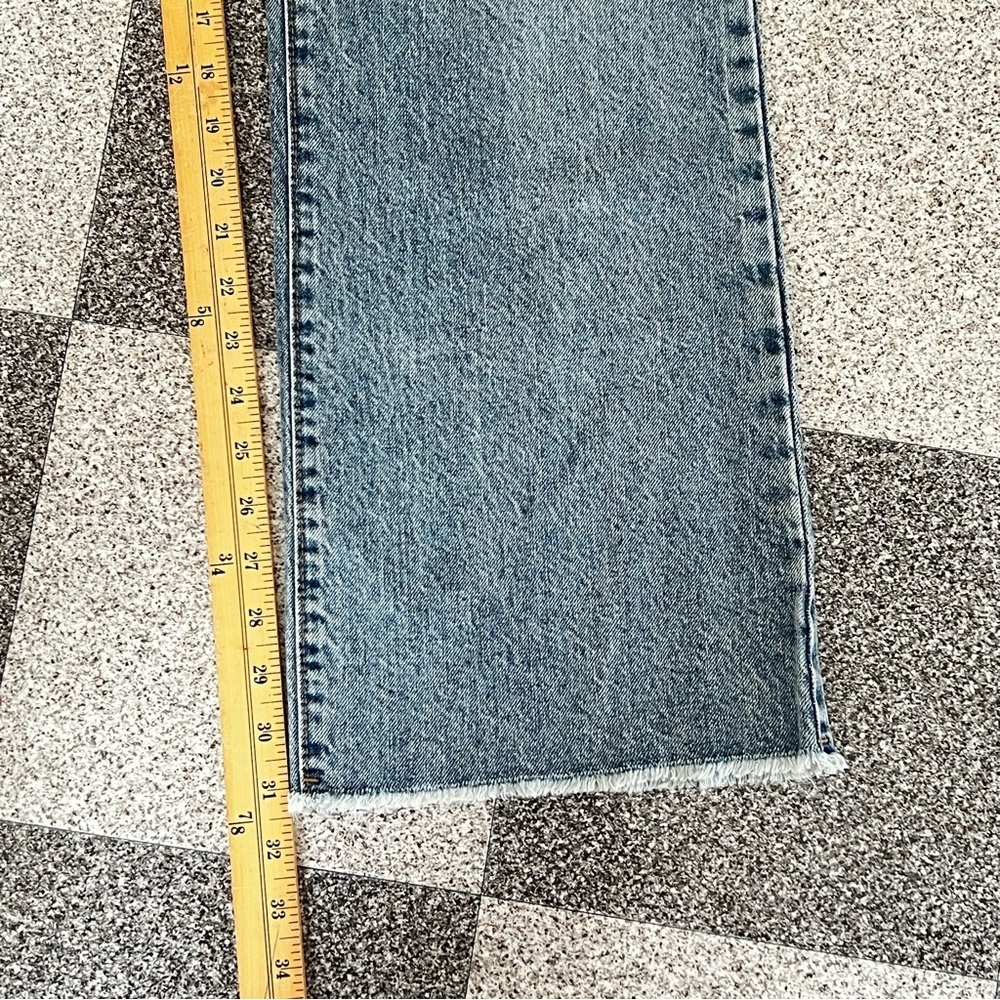 NWT Wild Fable Light Wash Low Rise Bootcut Raw Hem Jeans Size 10 - Picture 3 of 14